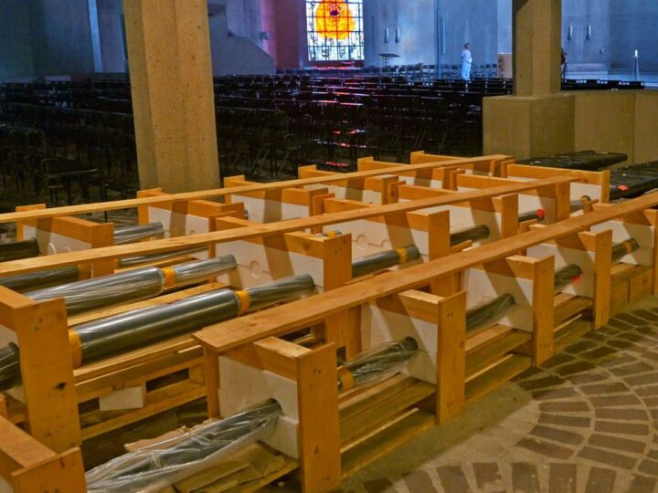 Neben der Beleuchtung wird der Schriftenstand in der Wallfahrtskirche erneuert, die Orgel erhält eine Absperrung: Sanierung setzt den Dom in ein neues Licht
