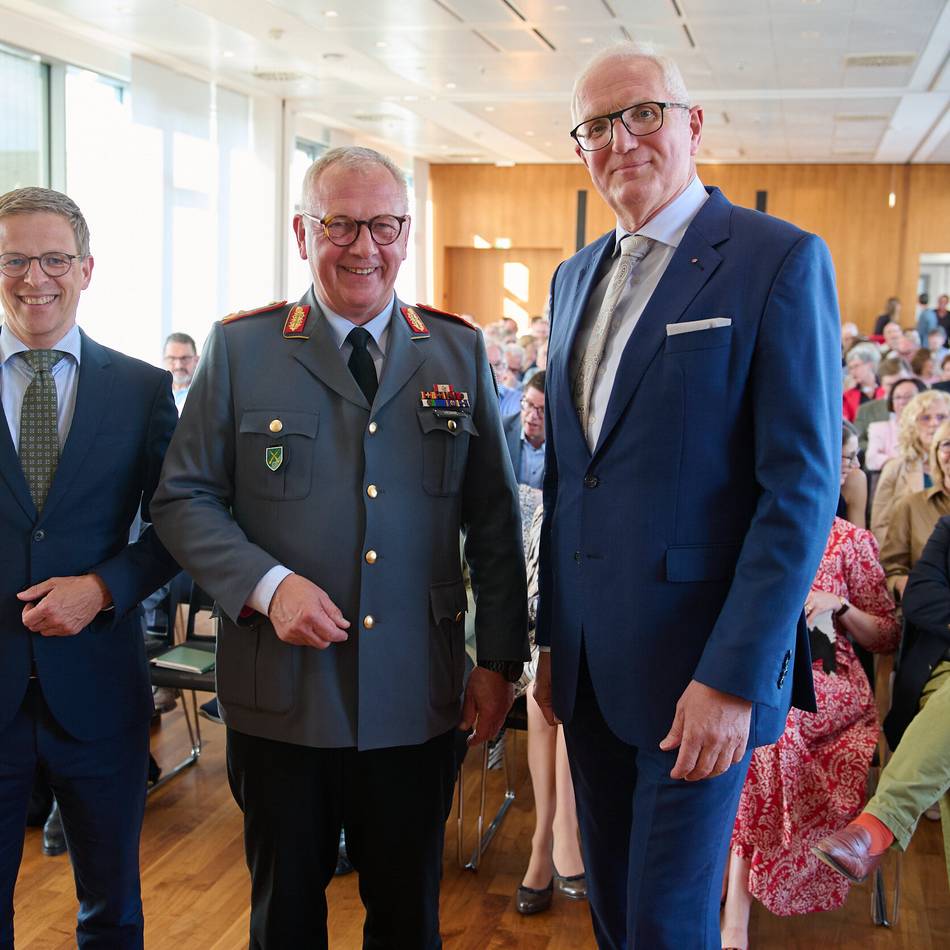 Generalmajor in Erkelenz: „Sind nicht im Krieg, aber auch nicht im Frieden“