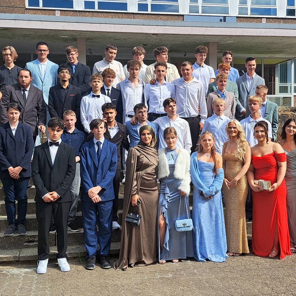 Schulabschluss in Hückeswagen: Abschied der Hauptschüler mit Tanz, Tränen und Teamgeist