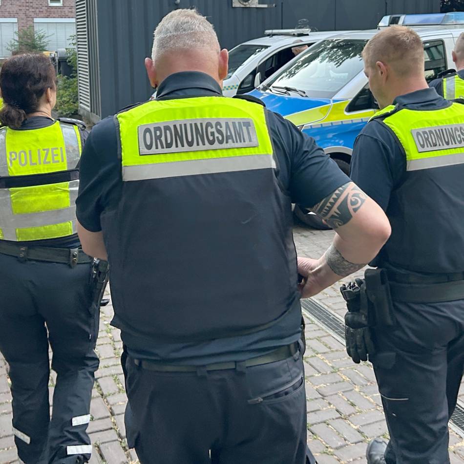 Kontrolle in Langenfeld: Schwarzbau und versperrte Rettungswege – Bußgelder drohen