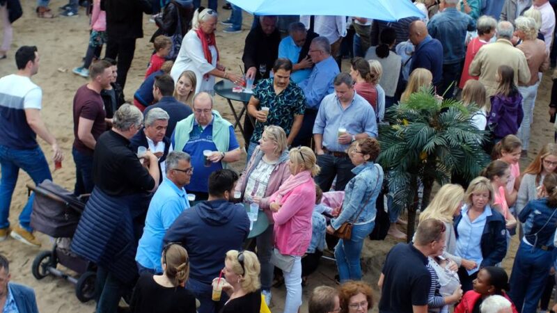 Feiern in Ratingen: Hösel feiert eine Strandparty