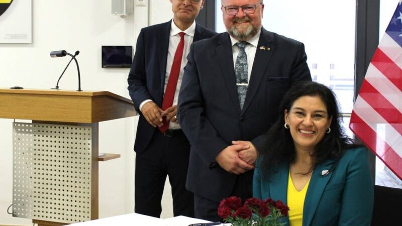 Bedeutender Gast in Korschenbroich: US-Generalkonsulin zu Besuch im Gymnasium