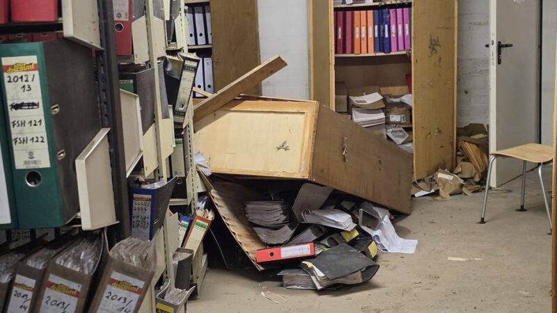 Am Gertrud-Bäumer-Berufskolleg: Wasserrohrbruch zerstört Zeugnisarchiv in Duisburg – Tausende Schüler betroffen