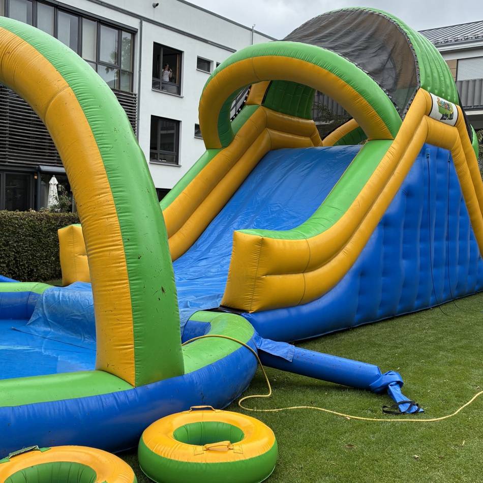 Ferienaktion in Goch: Kostenlose Wasserrutsche am letzten Schultag