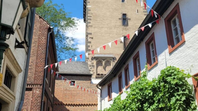 Führungen durch Dormagen: Das bieten Rundgänge in Zons bei Tag und Nacht