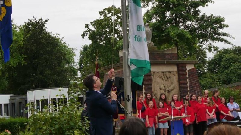 Flaggentag der Mayors for Peace: Nettetal setzt ein Zeichen für den Frieden