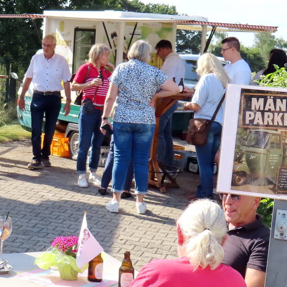 Ladies Day in Hinsbeck: Knapp 1000 Frauen feiern im Haus Milbeck
