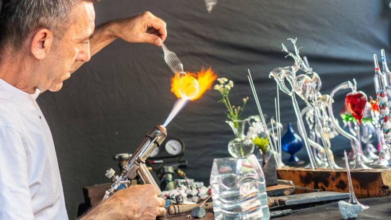 „Istanbul am Rhein“-Festival in Düsseldorf: Türkische Kultur und Handwerk im Zakk-Biergarten