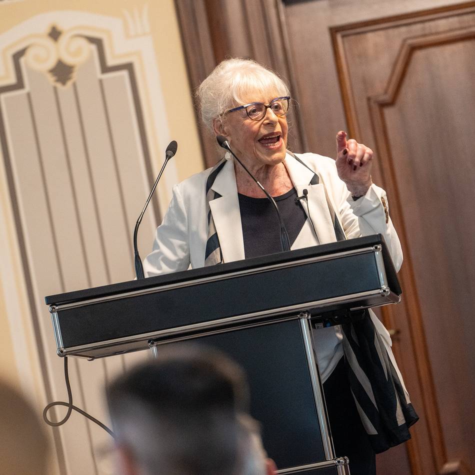 Vortrag im Oberlandesgericht: Holocaust-Überlebende Eva Weyl spricht vor Jura-Studierenden in Düsseldorf