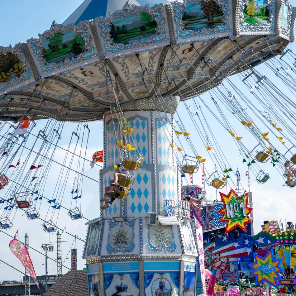 Rheinkirmes Düsseldorf 2026: Endlich wieder Rheinkirmes – Besucher strömen schon vor Beginn aufs Gelände