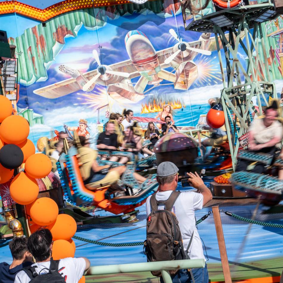 Rheinkirmes Düsseldorf 2026: Invader – Karussell-Weltneuheit mit Startschwierigkeiten