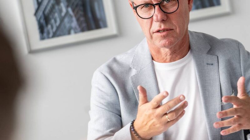 IHK-Chef Jürgen Steinmetz: „Wir müssen aufpassen, dass wir in Neuss wirtschaftlich nicht den Anschluss verlieren“
