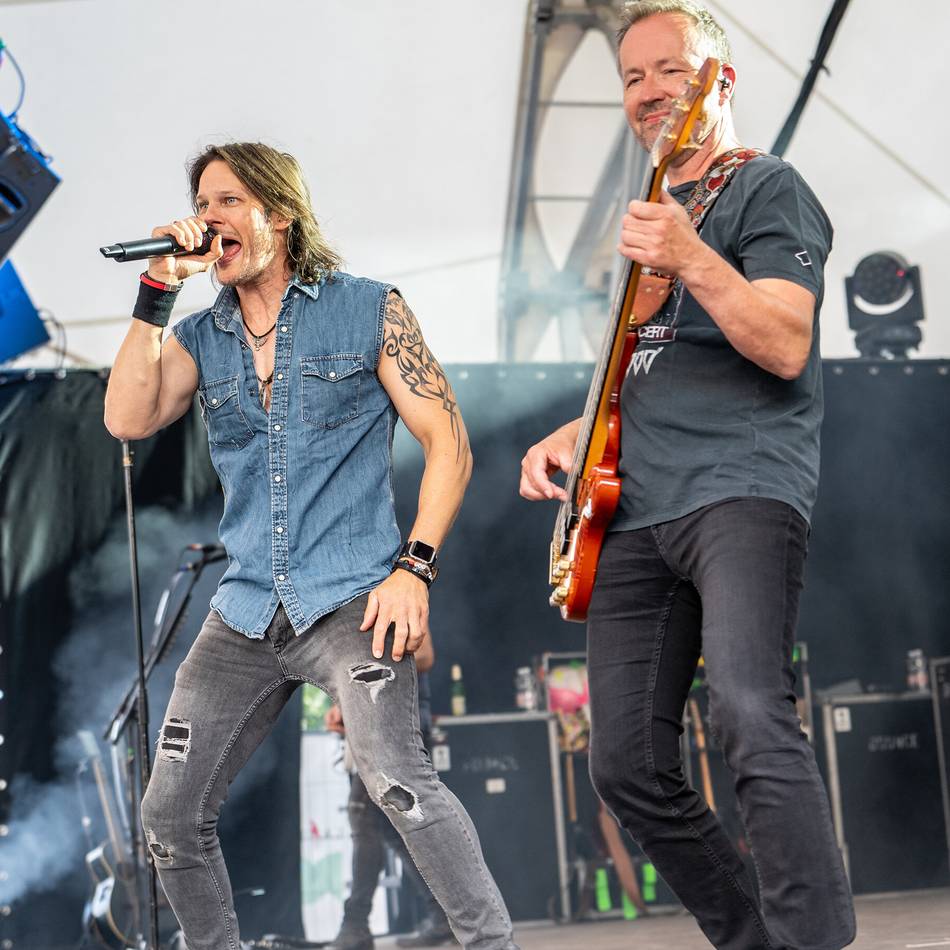 Auftritt auf der Laga-Bühne in Neuss: Bon-Jovi-Tribute-Band „verdammt nah dran“ am Original