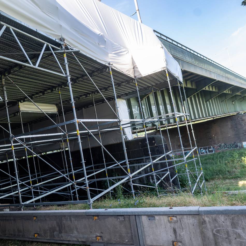 Verbindung zwischen Düsseldorf und Neuss: Noch größere Schäden entdeckt – die Südbrücke ist wieder einspurig
