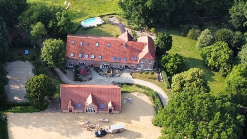 Aus der Asche: Neue Scheune auf dem Meyerhof in Kleve wird zur Eventlocation