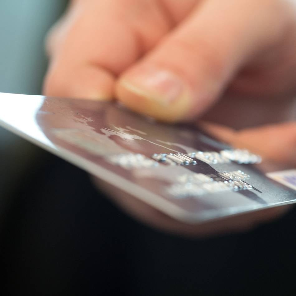 Kriminelle verlangen Karte und PIN: Sparkasse warnt vor dreister Betrugsmasche