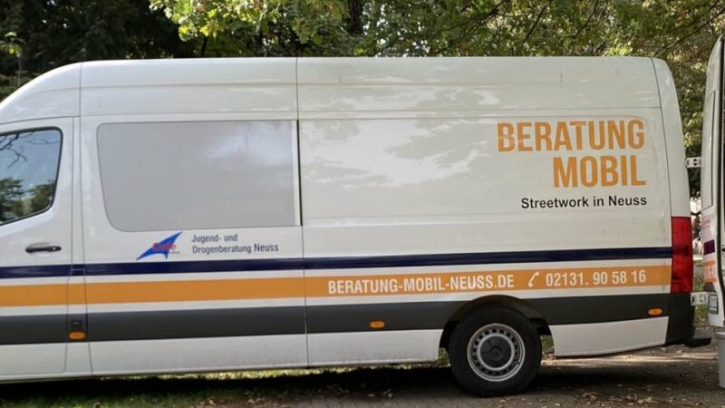 Drogenszene in Neuss: CDU fordert Bilanz – Was bringen Sozialarbeit, Kontaktcafé und Polizeipräsenz?