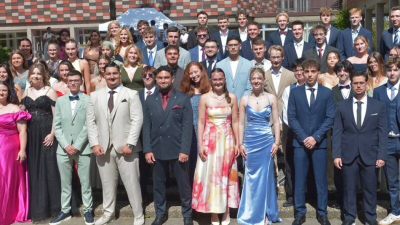 Gesamtschule Heiligenhaus: Zeugnisse plus große Fete für erfolgreiche Abiturienten