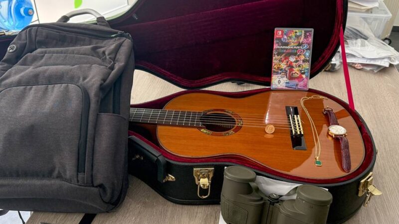 Online-Versteigerung in Dormagen: Vom Kinderwagen bis zur Spielkonsole – Fundbüro-Auktion lockt Schnäppchenjäger