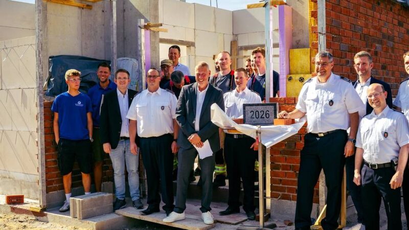 Grundsteinlegung oder Spatenstich?: Keeken bekommt ein neues Feuerwehrgerätehaus – danach sind Warbeyen und Schenkenschanz an der Reihe