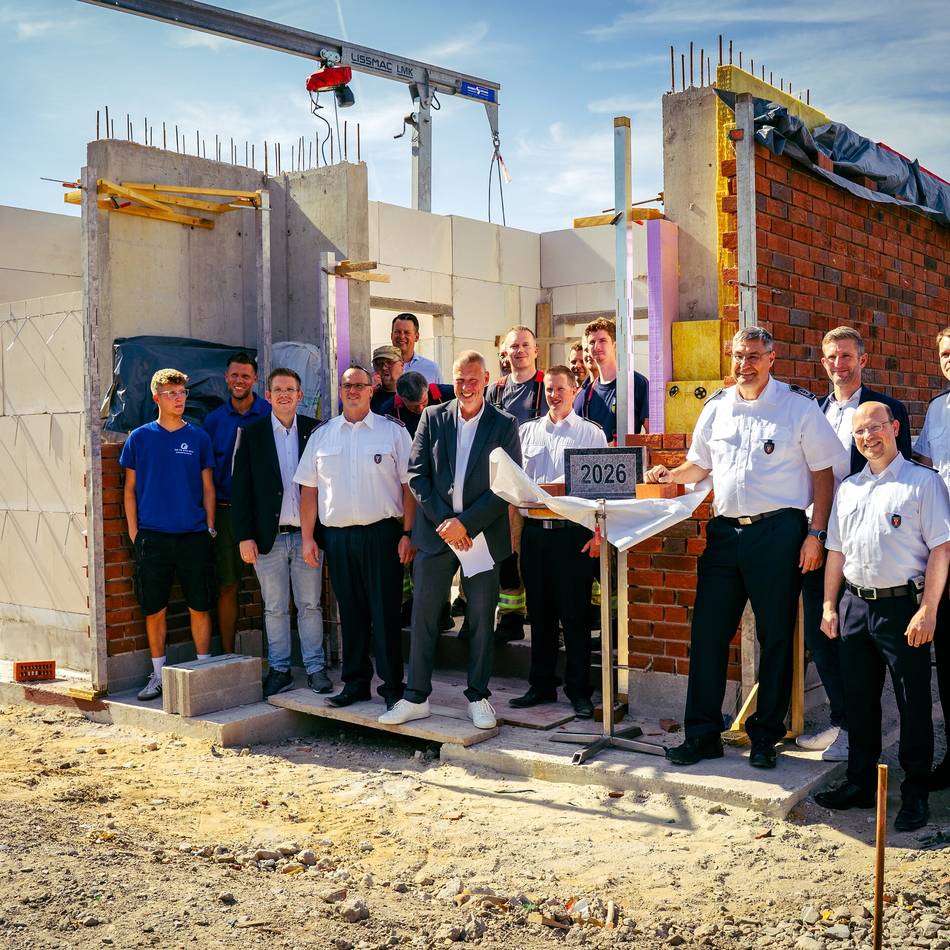 Grundsteinlegung oder Spatenstich?: Keeken bekommt ein neues Feuerwehrgerätehaus – danach sind Warbeyen und Schenkenschanz an der Reihe
