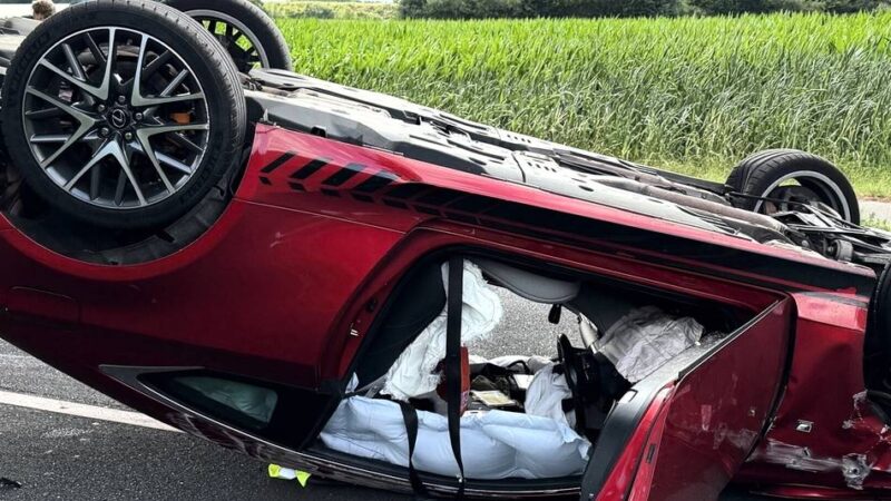 Schwerer Unfall in Leuth: Auto überschlägt sich mehrfach