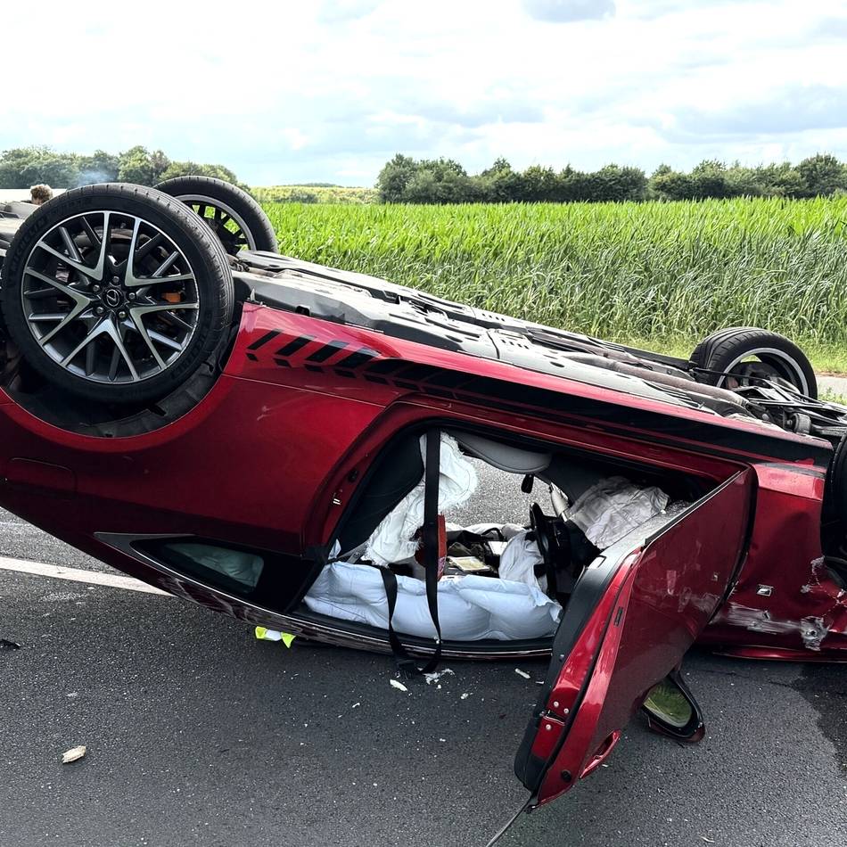 Schwerer Unfall in Leuth: Auto überschlägt sich mehrfach
