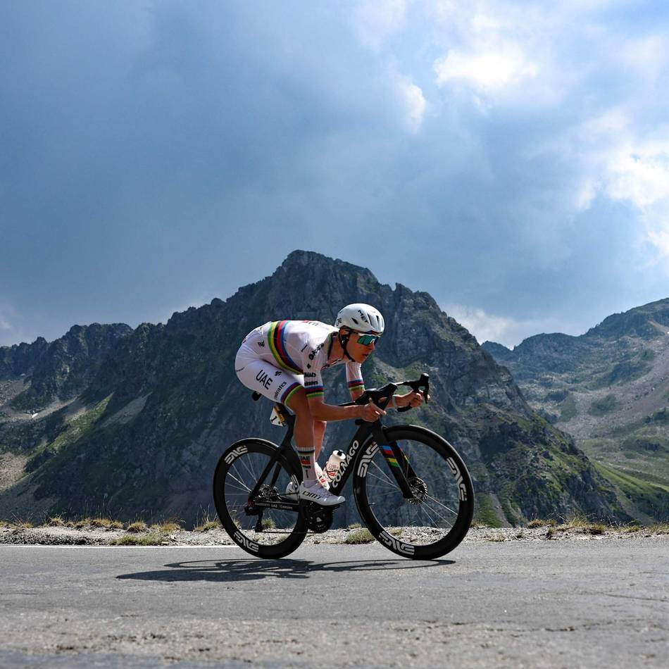 Absolute Machtdemonstration: Pogacar lässt das gesamte Feld der Tour de France bei Tourmalet-Etappe stehen