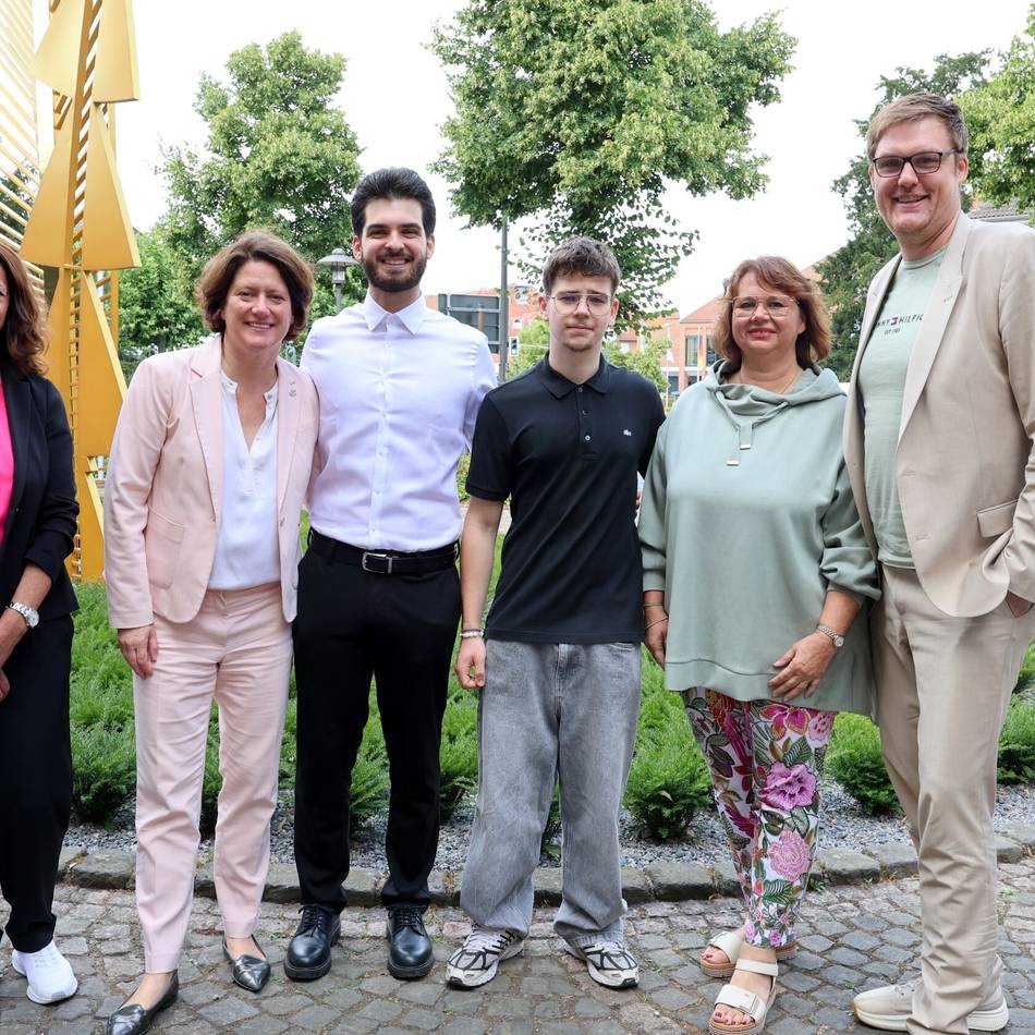 Studienstipendium des Rhein-Kreises Neuss: Vom Neuankömmling zum Stipendiaten – zwei Vorbilder aus Neuss