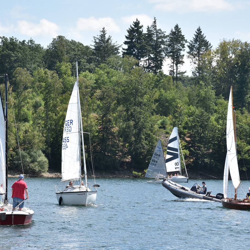 Bever bei Hückeswagen: Vom Achtjährigen bis zum 80-Jährigen – Regatta für alle