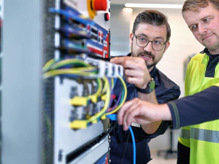 Netzbetreiber in Mettmann: Besuch schaut hinter die Kulissen des Westnetz-Trainingscampus