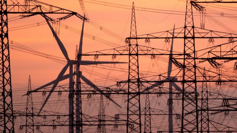 Diskussion in Neuss: Wasserstoff, Fernwärme, Strom – Forum rund um die Energie am IHK-Campus