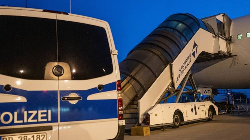 18-jähriger Salafist und Dschihadist: Kreis schiebt radikalisierten Gefährder nach Kroatien ab