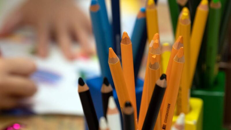 Volkshochschule Ratingen: Kreative Mitmachaktion im Innenhof des Minoritenklosters