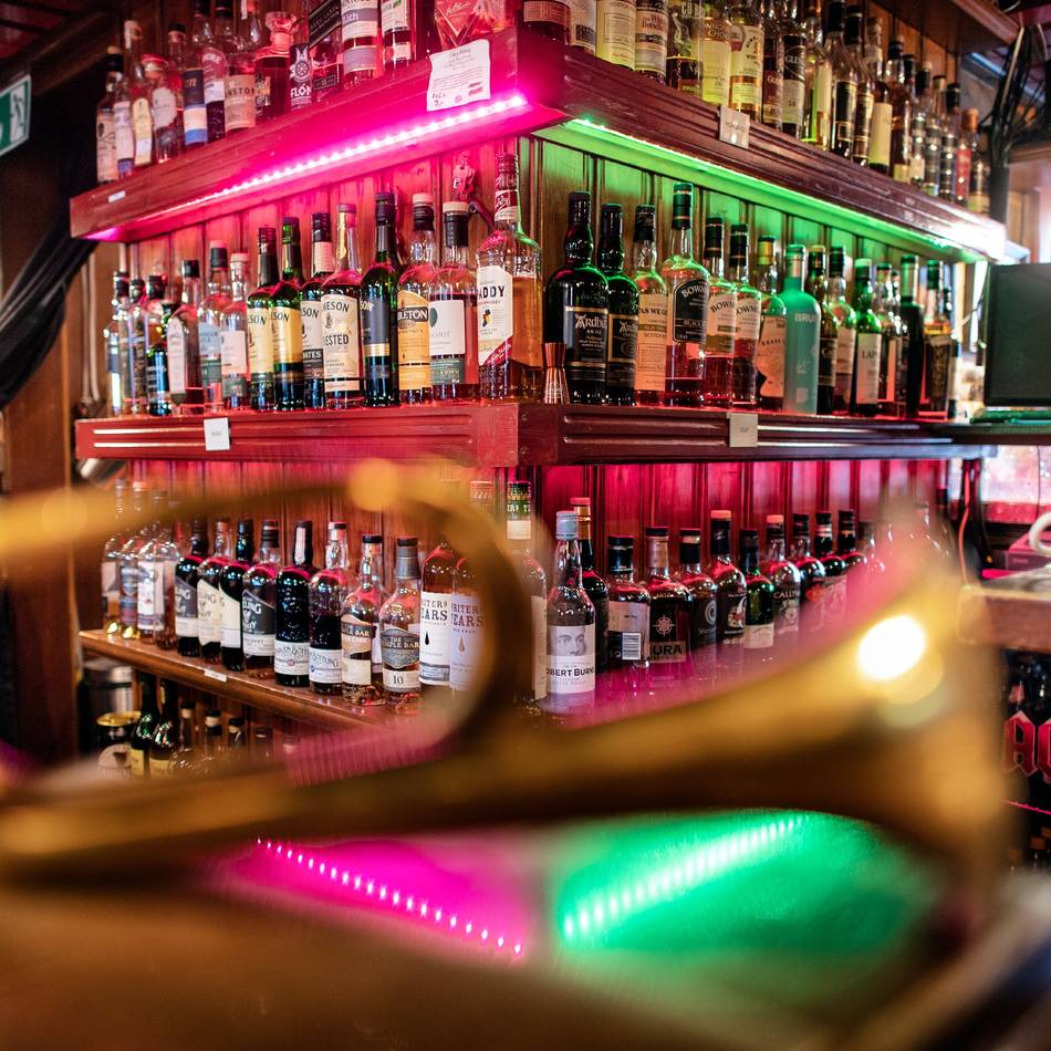 Koloniewalk in Leverkusen: Durch alte Bayer-Kolonien – mit Whiskyprobe
