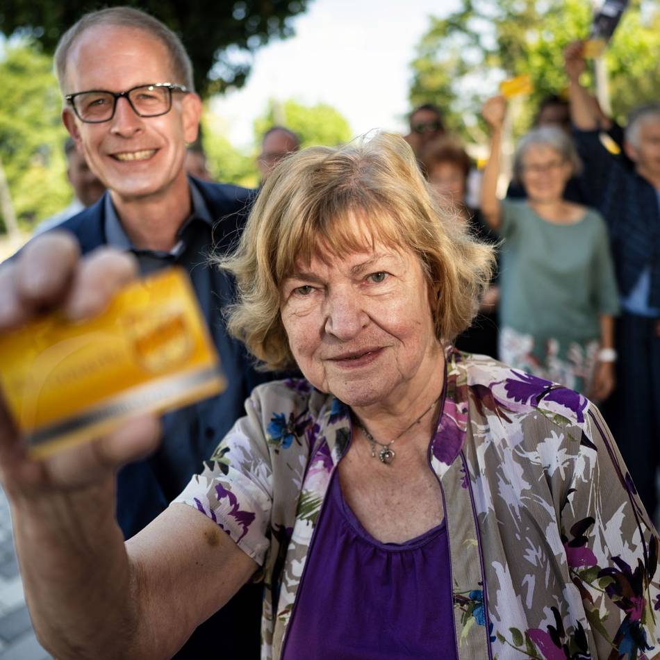 Ehrenamtskarte seit 1. Juli in Langenfeld: Elfriede Steckel bekommt erste Jubiläums-Ehrenamtskarte