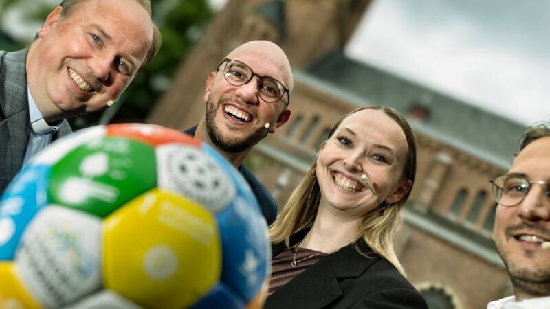 Podiumsdiskussion im Ankerplatz Langenfeld: Im Fußball-Stadion den Sinn des Lebens finden