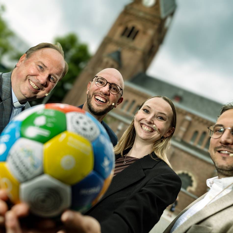 Podiumsdiskussion im Ankerplatz Langenfeld: Im Fußball-Stadion den Sinn des Lebens finden