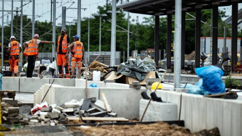 SPD in Leverkusen: Vor-Ort-Termin mit Bahn bringt keine Lösung für Manfort