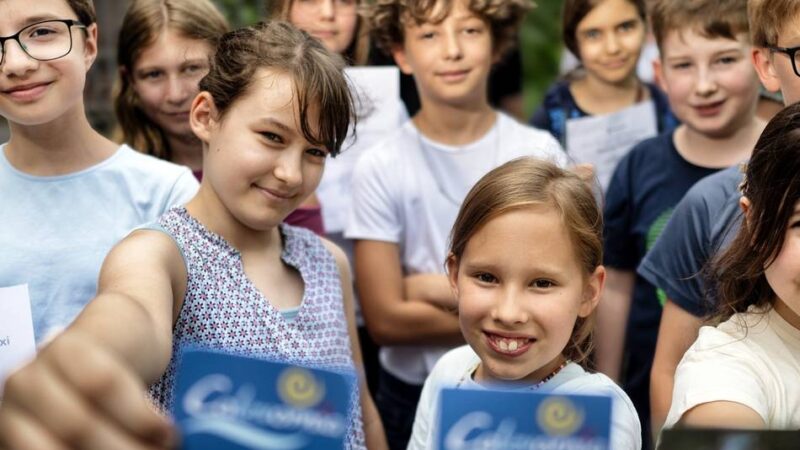 Marienschule in Leverkusen: Schüler tauschen „Eltern-Taxi“ gegen Bus und Fahrrad