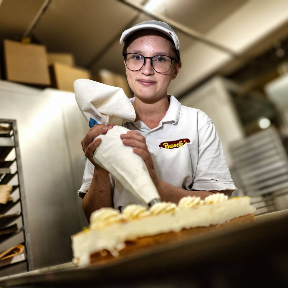 Bäckerei Busch in Monheim: Wie eine 21-Jährige ihren Arbeitsalltag in der Nacht meistert