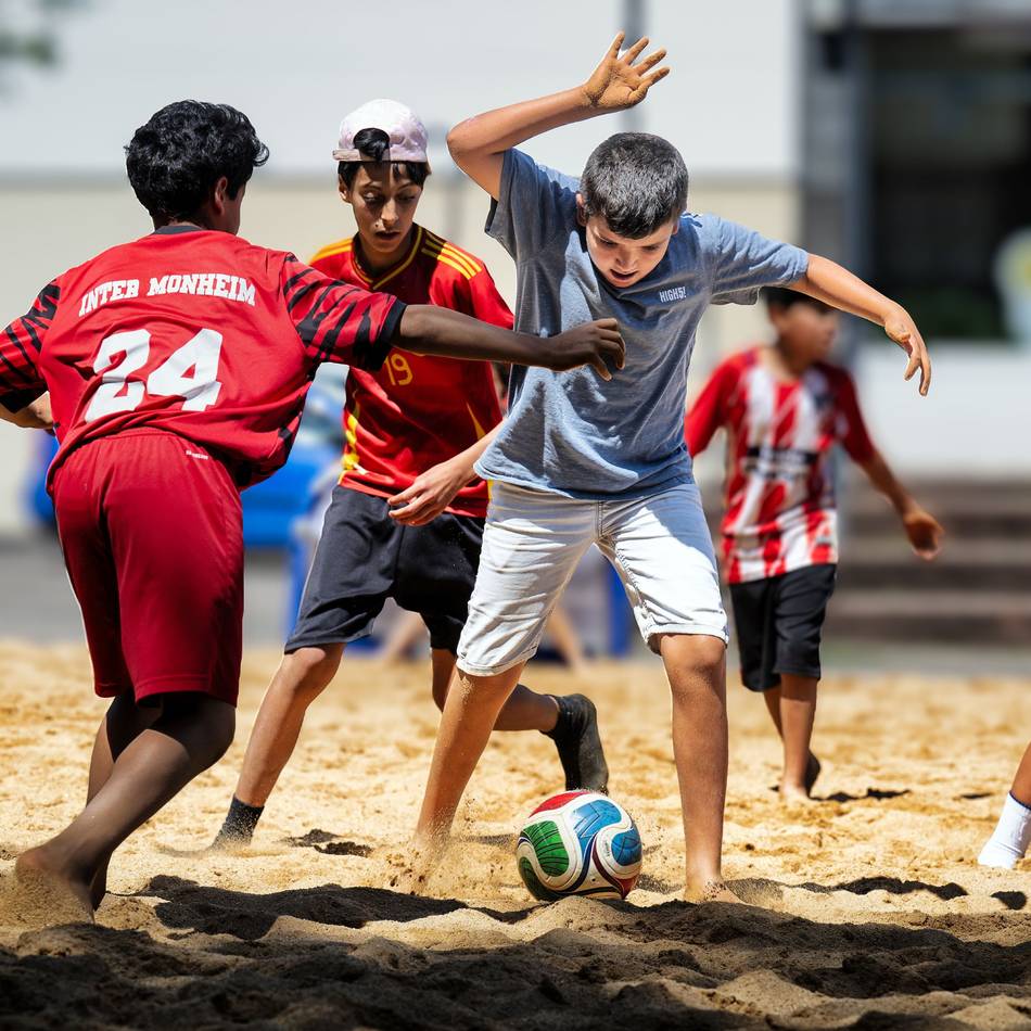 „Fun Fete“ in Monheim: Memory der Vielfalt trifft auf siegreiche Brasilianer