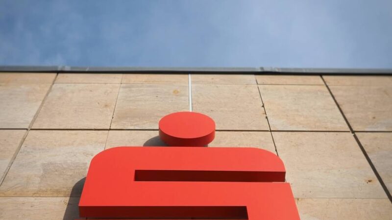 Stadtsparkasse Langenfeld: Vorstandschef Abel nach Malediven-Affäre beurlaubt