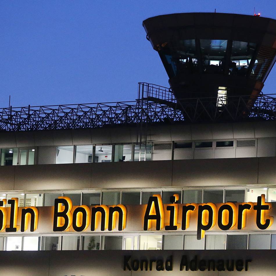 Blick hinter die Kulissen: Senioren-Union Xanten erkundet Flughafen Köln-Bonn