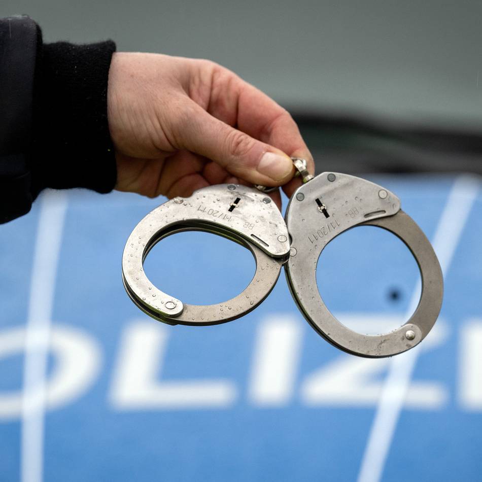 Polizeieinsatz in Viersen: Zwei Männer prügeln sich durch Viersen