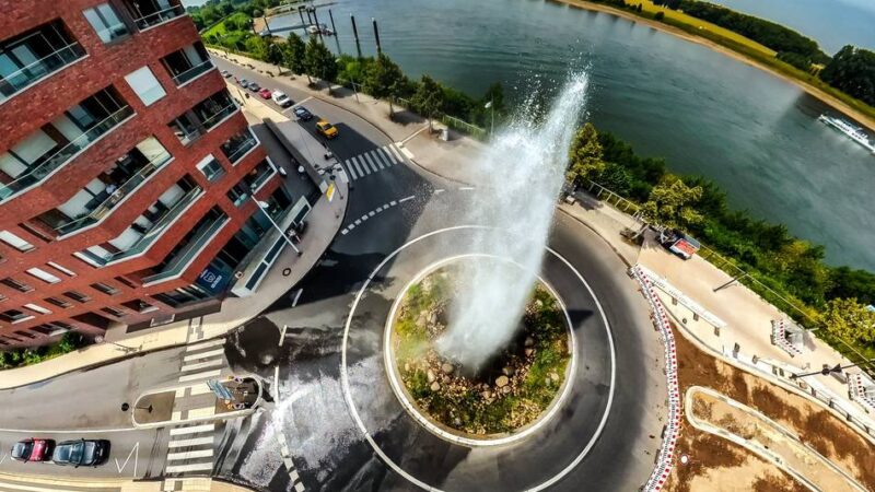An der Rheinpromenade: Monheimer Geysir bricht am Samstag wieder aus