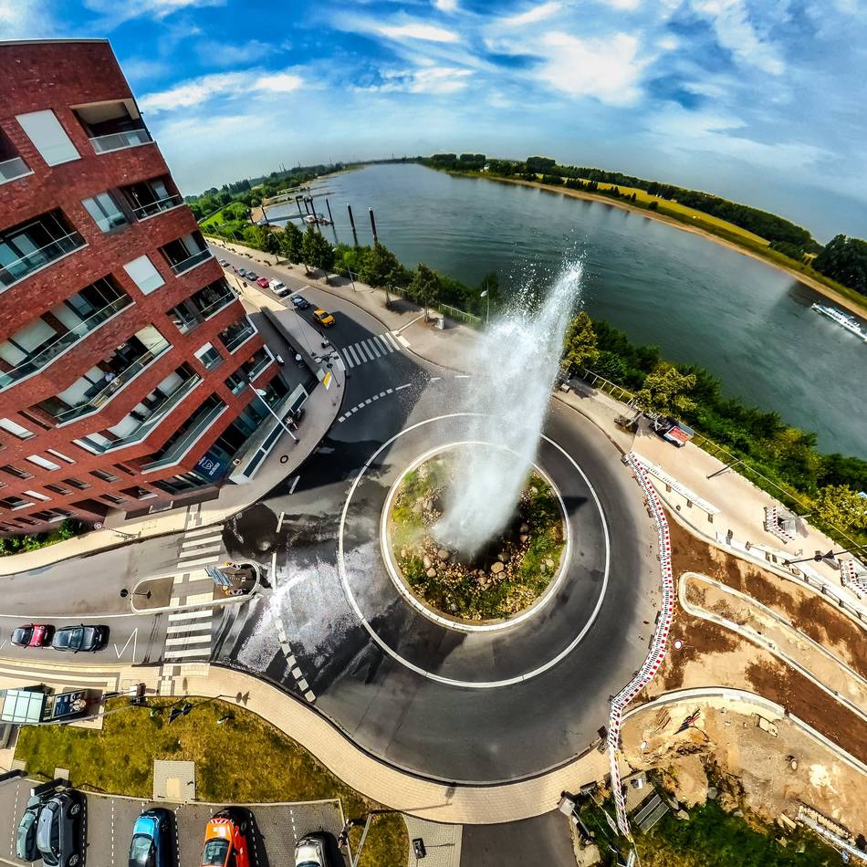 An der Rheinpromenade: Monheimer Geysir bricht am Samstag wieder aus
