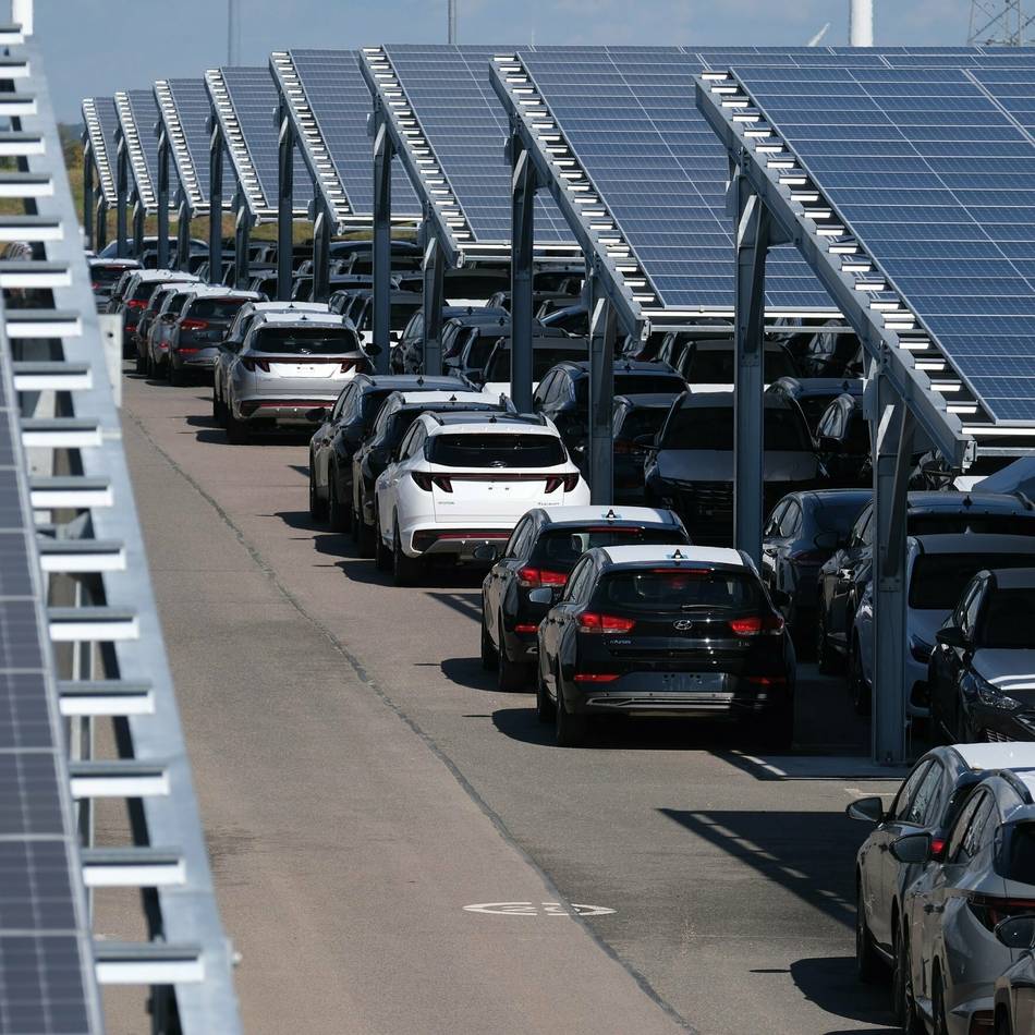 Große Flächen in Grevenbroich geeignet: Solarkraftwerk überm Auto? Stadt identifiziert mögliche PV-Parkplätze
