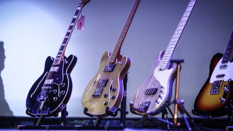 Patentrechtsstreit mit Thomann: Warum in Düsseldorf über die legendäre Fender „Strat“ verhandelt wird