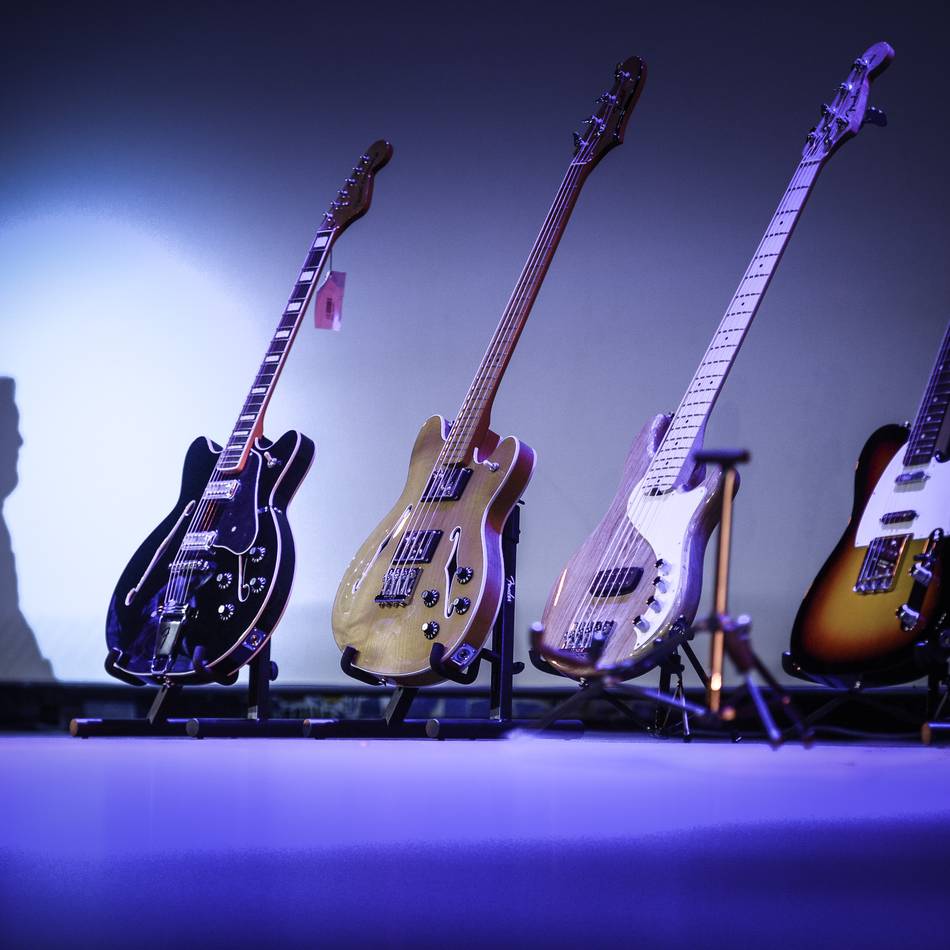 Patentrechtsstreit mit Thomann: Warum in Düsseldorf über die legendäre Fender „Strat“ verhandelt wird